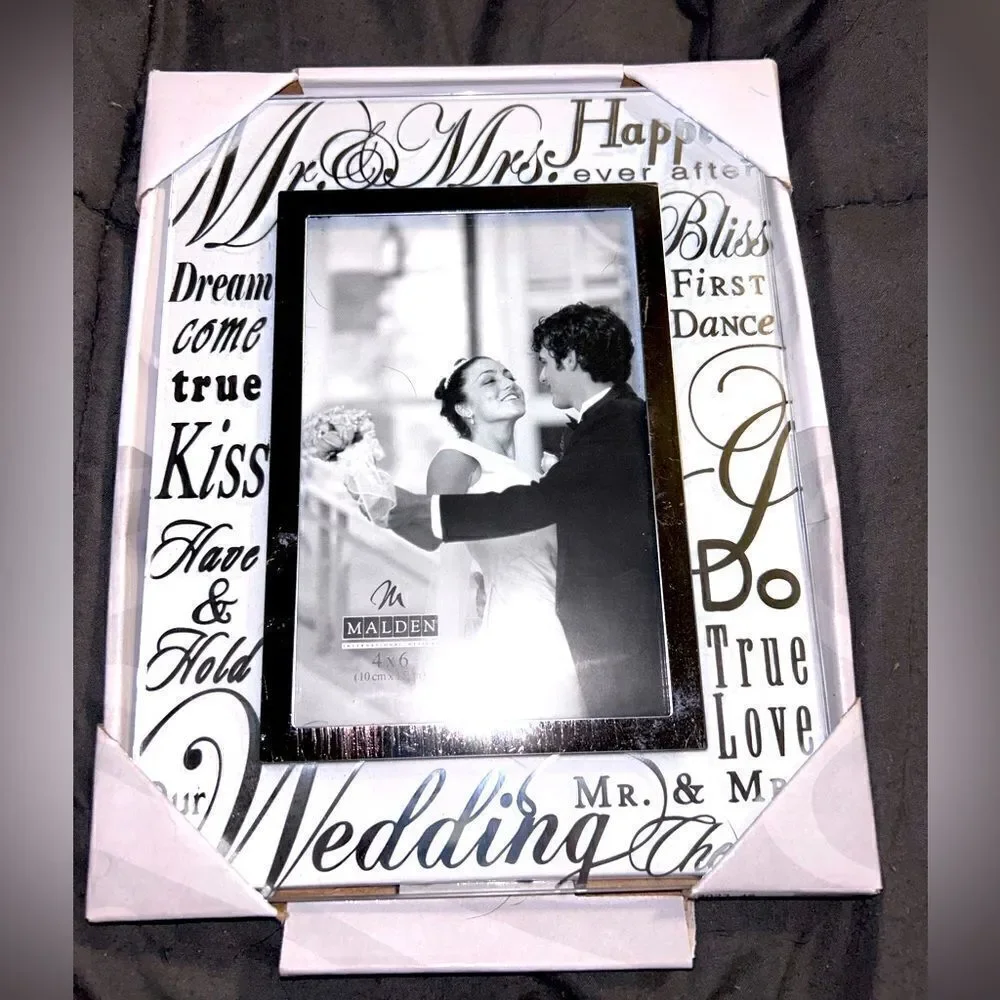 NWT malden wedding 4x6 photo frame